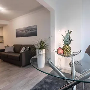 https://modernes-studio-direkt-am-meer.1costadelsol.com